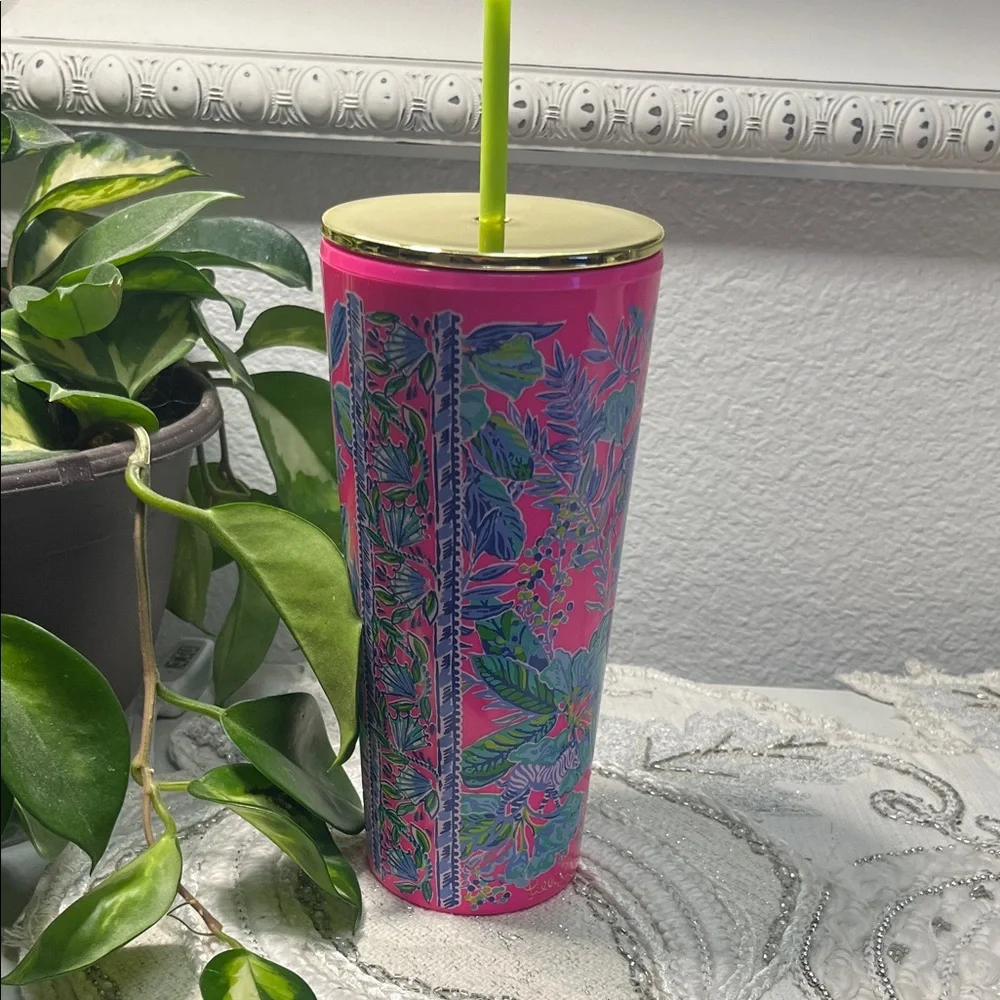 NWOT Lilly Pulitzer Lil Earned Stripes Tumbler